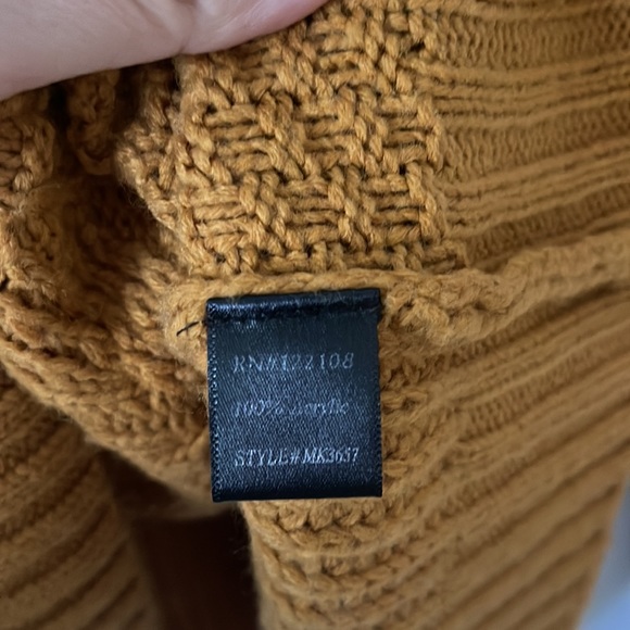 YEMAK | Women’s Mustard V Neck Bell Sleeve Cable Knit Sweater NWOT/NEW Size S - Picture 7 of 8